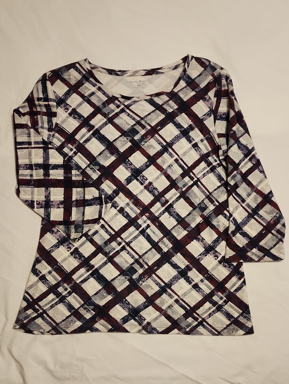 Women’s Plaid Long-Sleeve Top in White, Navy & Maroon